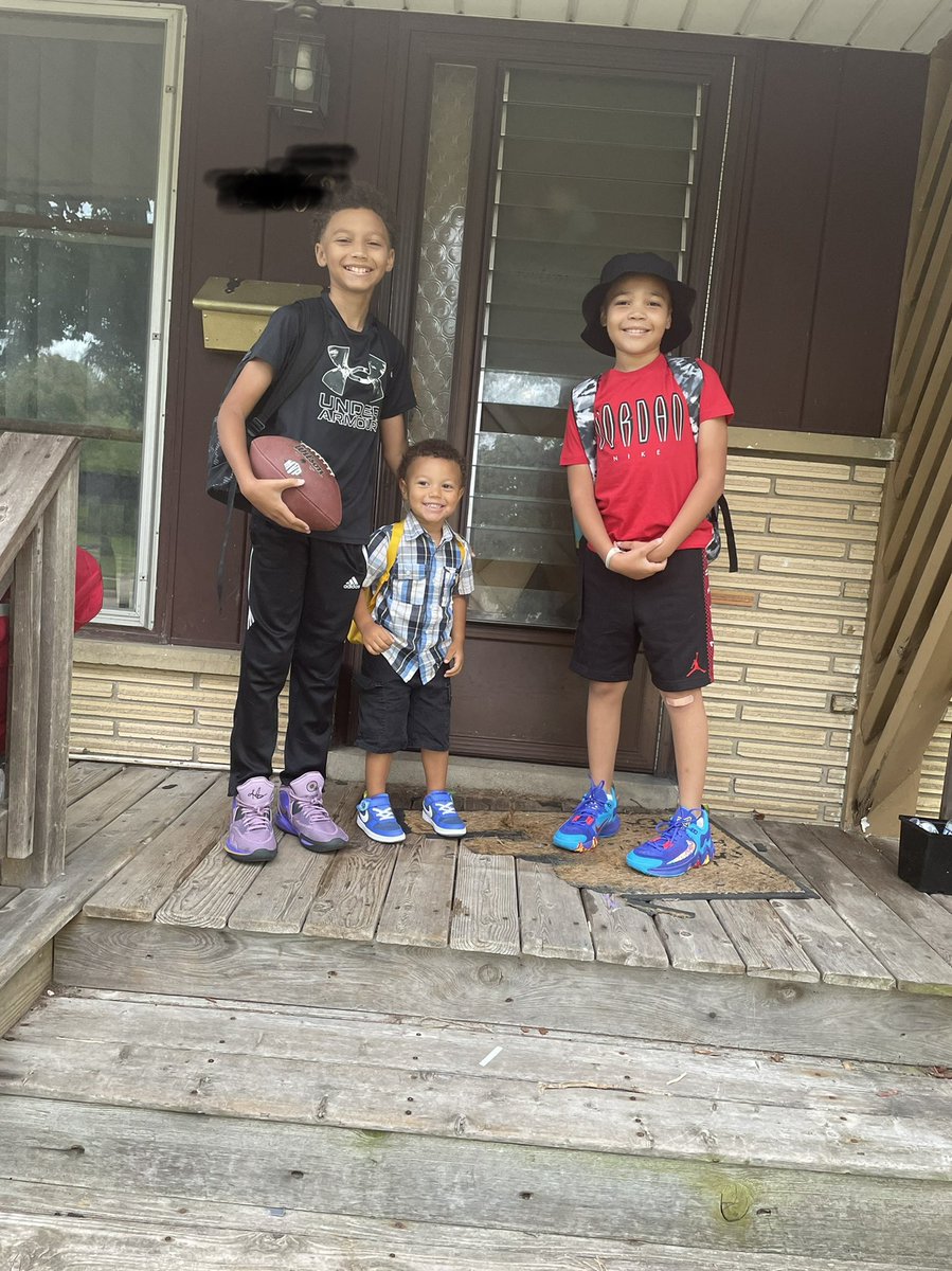 Happy 1st day of school! 🎉
My biggest baby is off to middle school. My middle kiddo is in 4th grade. &amp; my youngest is starting K3!
#familyfirst