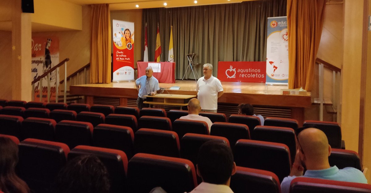 AgustinosGuadal's tweet photo. ¡Ya nos hemos puesto manos a la obra para comenzar un gran curso!  Además de preparar los últimos detalles, hemos dado la bienvenida al nuevo director titular del Sagrado Corazón: el Padre Manuel Cambero. ¡Bienvenido a esta familia! https://t.co/Lf2bhHL1GQ