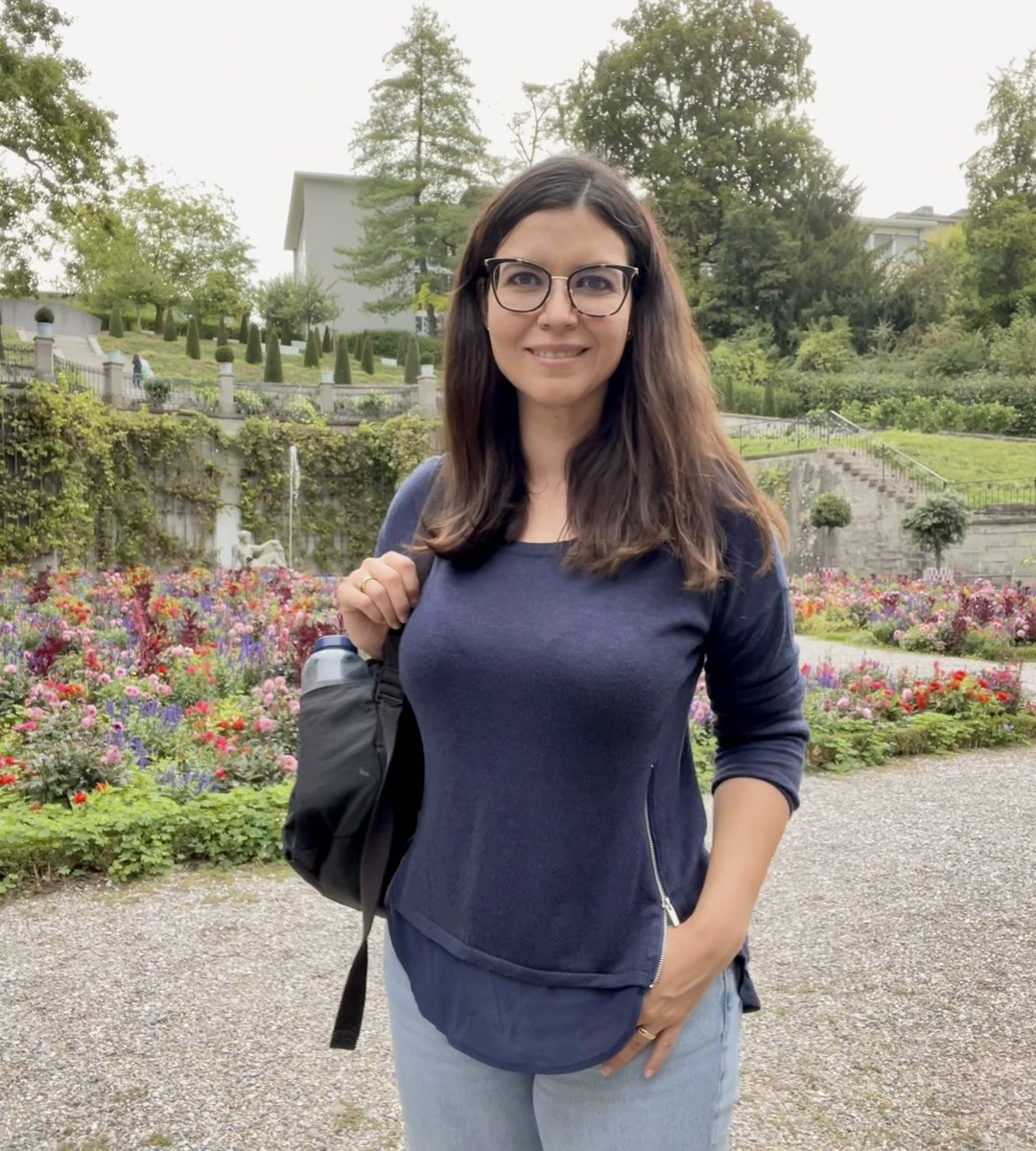 RojasEscritora's tweet photo. Arrancando el semestre con mucho ánimo y una sonrisa. ¡Vamos! Que esa tesis no se va a escribir sola… #FUAAA
@UZH_ch #herbstsemester #otoño2022 https://t.co/fHLjl2O9XR