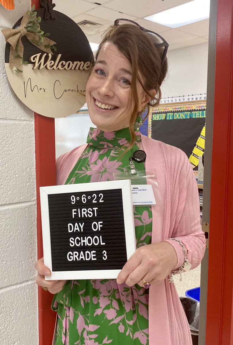 marietculver's tweet photo. Welcome! Welcome! Welcome! @vbschools @SeatackDream @AAD_Inc #LivetheDream #SeatackDreamers #VBFirstDay #Cheers https://t.co/1HMM1n5I5F