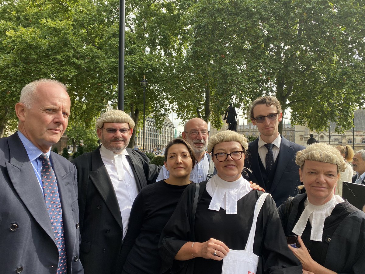 Excellent speeches outside the UK Supreme Court this morning @Kirsty_Brimelow @adkin_qc @TheCriminalBar #onebar #Action4Justice @4bbLondon