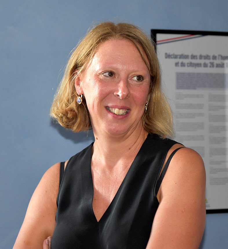 Sdis_87's tweet photo. Mme Hélène MONTELLY, nouvelle directrice de cabinet @Prefet87 a visité la direction départementale 👨🏻‍🚒du #SDIS de la #HauteVienne 
Au programme : présentation de l’établissement par le Président du CA @P_Allard87 et l’équipe de direction 🏪 puis visite du CTA CODIS ☎️ https://t.co/pocz1Lcn4H