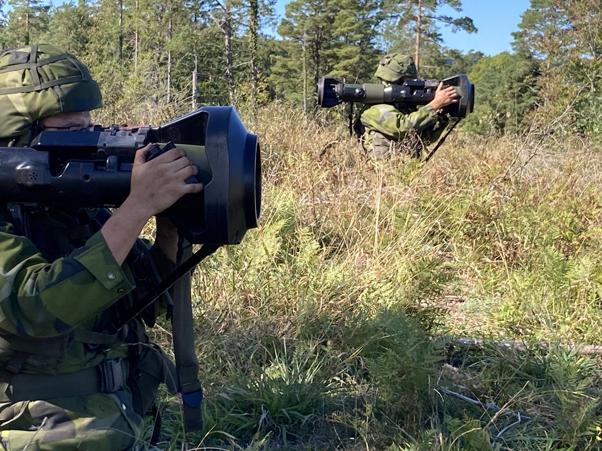 Idag har jag och FM Säkerhetsinspektör Öv Ginér besökt 32 Hv-bataljon och följt den förmågeökning som pågår under 30 dagar. Jag vill rikta ett särskilt tack till våra Hemvärnssoldaters familjer och arbetsgivare - tack för ett stöd, det gör skillnad på riktigt. #svfm #hemvärnet
