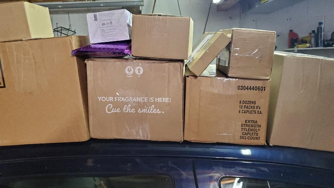 chris_flips's tweet photo. Looks like my #LaborDay sale on @eBay was a hit!!!!  15 orders going out in 10 packages you got to love long weekends!!!! #resell https://t.co/BqtpNOJGb1