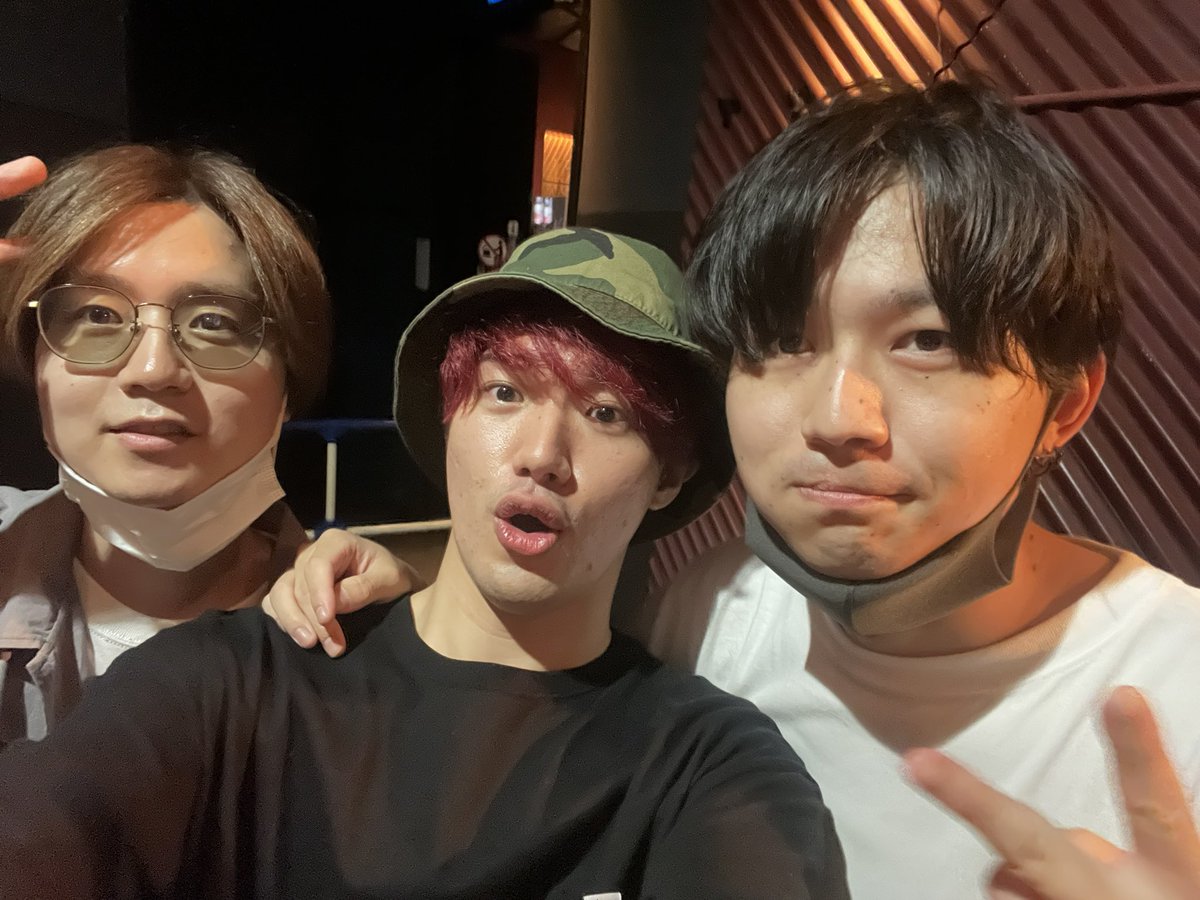 KazunoriInudo's tweet photo. 昇り竜〜！！
んーー。良いライブだった！！
新曲の『赤裸々』良かったでしょー。
泣いてる子見つけたよ〜
どんどんライブして行きたい！と思えるライブだった！！

久々に井深とー！

#ダイセカ
#バグトリ
#フィルフリーク
#tenoto
#Makeownlife
#大地くん
#クレスト https://t.co/0S8dzB2EMV
