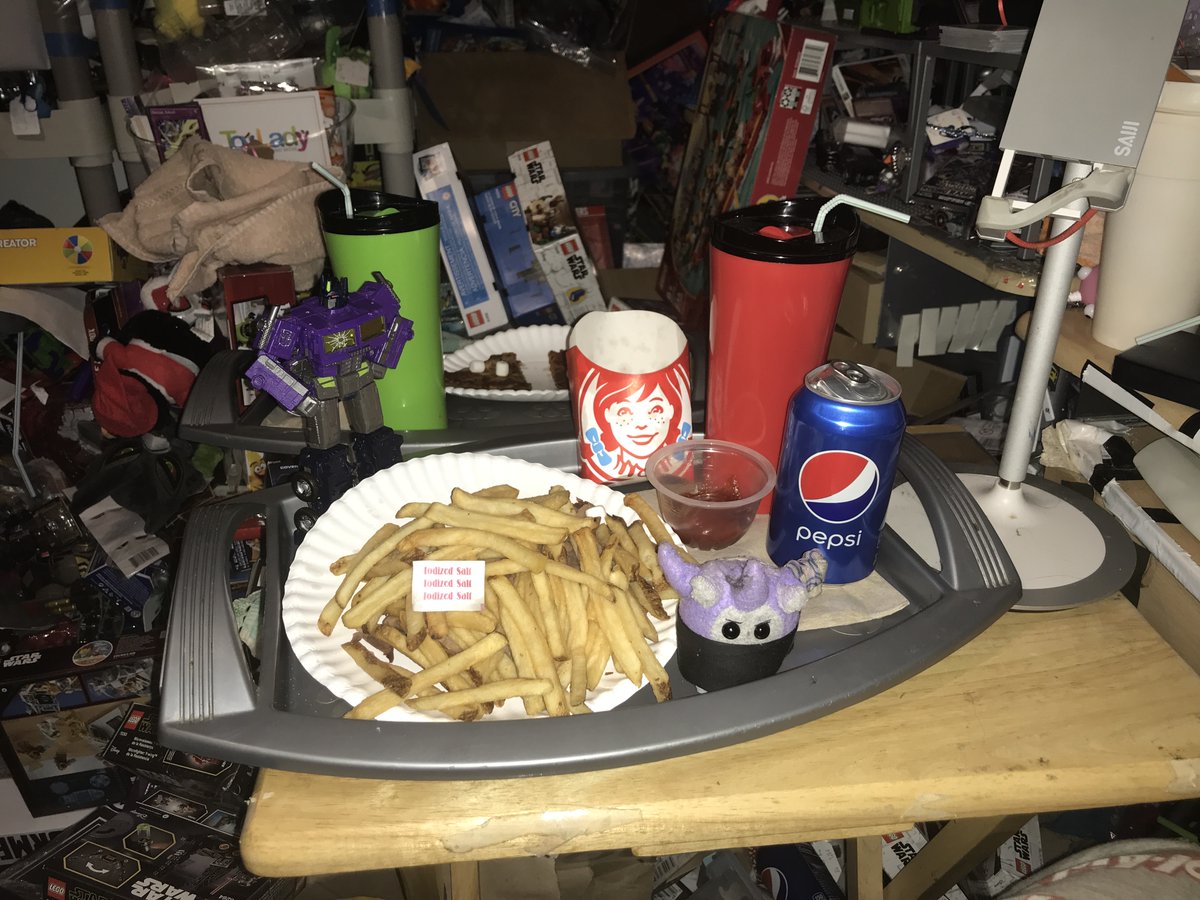 Transfan2's tweet photo. @NightShiningPR @JesseWittenrich @Botcon
Puggle IDW Galvy:Ivisited #TransformersShatteredGlass Universe Again! Today+Saw #OptimusPrime Again!We Saw Lunch From #Wendys &amp; #Arbys #006! #PugglesTalk #Transformers #ShatteredGlass #ShatteredGlassOptimusPrime #GalvySG  #FunSGPrime⭐️ https://t.co/V35oAOsoXz