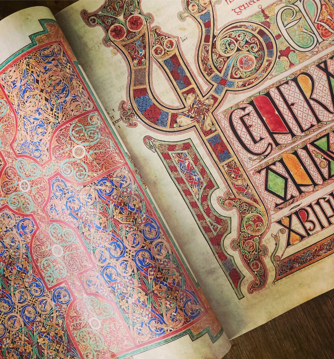 Reading this lovely article about the #LindisfarneGospels in <a href="/artfund/">Art Fund</a> magazine