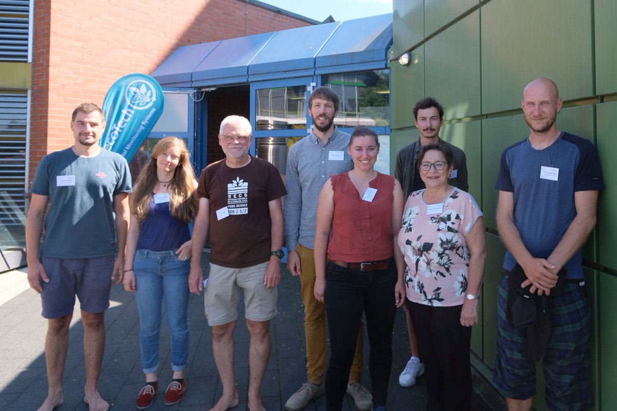 A big HELLO from @TUMsoil's participants at #DBG22! It's wonderful to be back at the 'family' meeting of the German Soil Science Society @DBG_Soils! We❤️the exchange on recent research results &amp; developments at <a href="/TrierUni/">Universität Trier</a>.