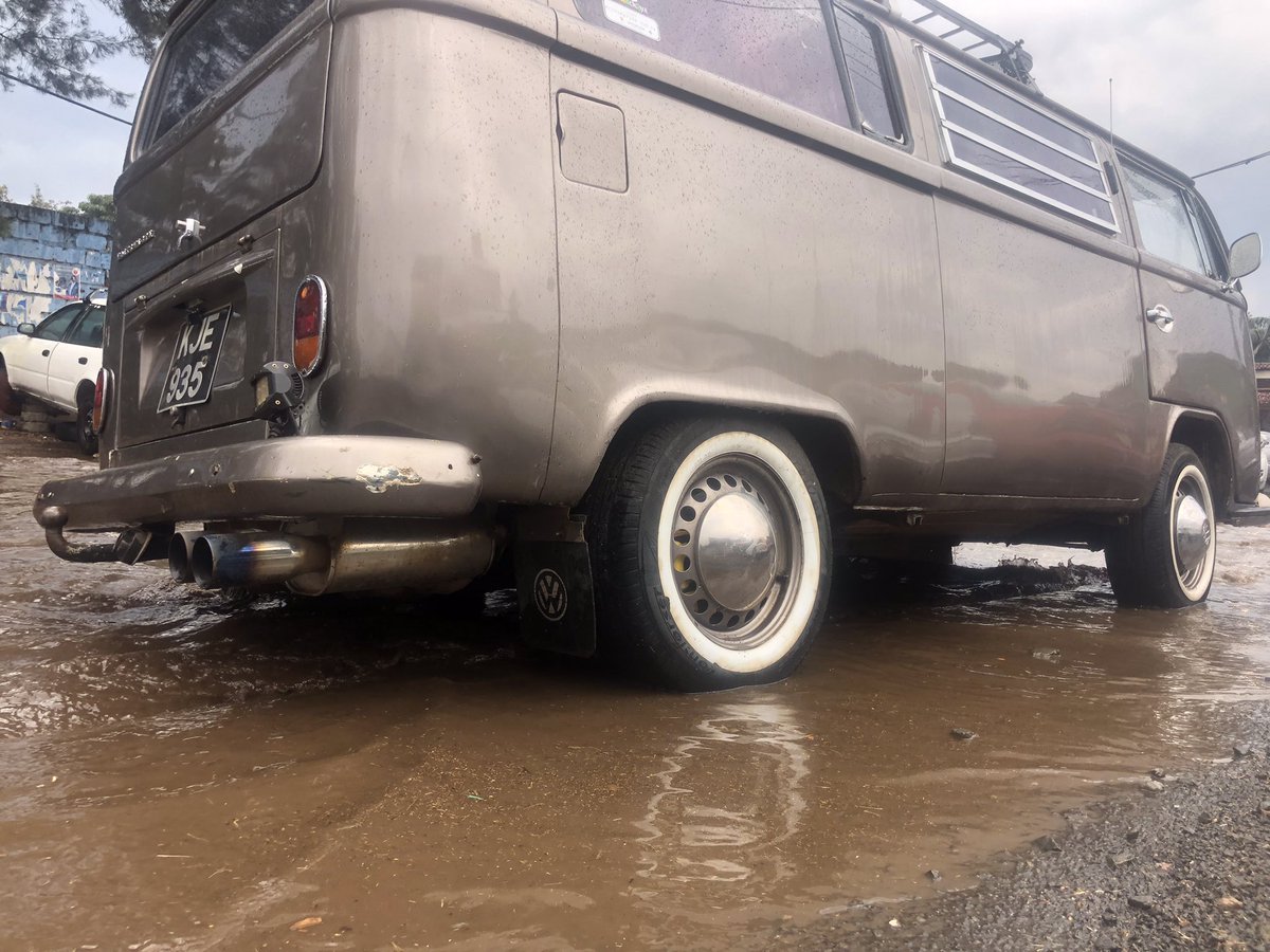 Waruisapix's tweet photo. When it rains in Langata #swim @Ma3Route #nairobi #Traffic https://t.co/vhGPoT9NvP