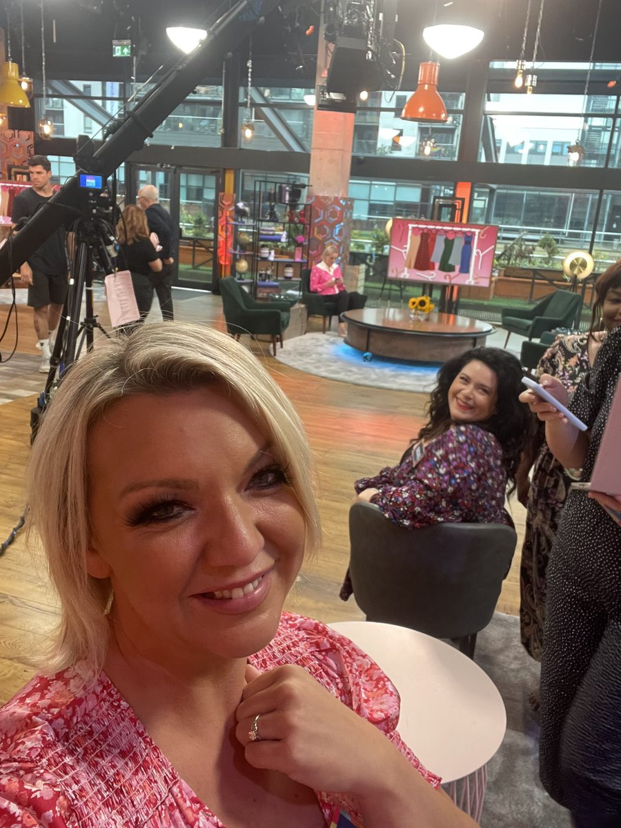 becmeas's tweet photo. So much fun on @PackedLunchC4 today, LOVED IT 💕 #lunchmate 
 💕 https://t.co/tFTF3eF8z7