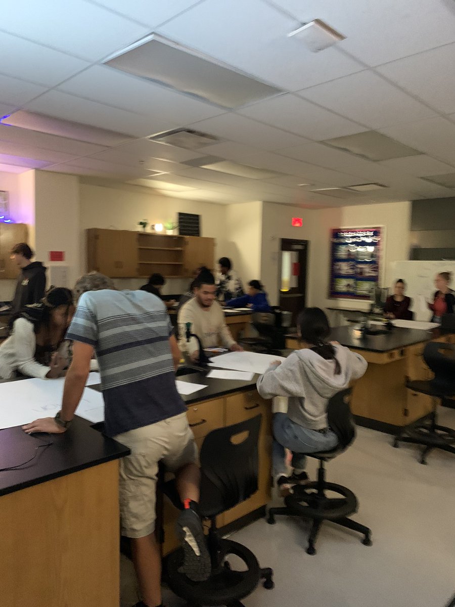 ProchnowSci's tweet image. Students are reading constellation stories and preparing posters to share with their classmates. @SeguinHSTx @SeguinISD #matadorscience