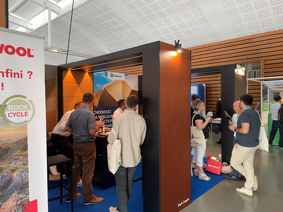 ROCKWOOL_France's tweet photo. 💪 Nous sommes très fiers d’avoir reçu le trophée d'Argent 2022 lors du 50e congrès de l'#Untec, catégorie "Projets innovants rénovation" avec #Rockcycle Rénovation, ♻️ notre service de reprise et #recyclage des déchets de chantier de #rénovation.
#ROCKWOOL #lainederoche https://t.co/YDY5fCKNpn