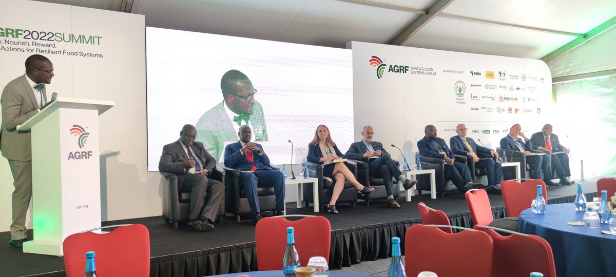 FTCAfrica's tweet photo. "The implementation of the AfCFTA faces many challenges due low levels of integration. Other challenges include that countries are at different levels of economic development, language barriers, only 10% of farmers have access to trade among other" Dr. David Phiri @FAO #AGRF2022 https://t.co/wTRLAwTawO