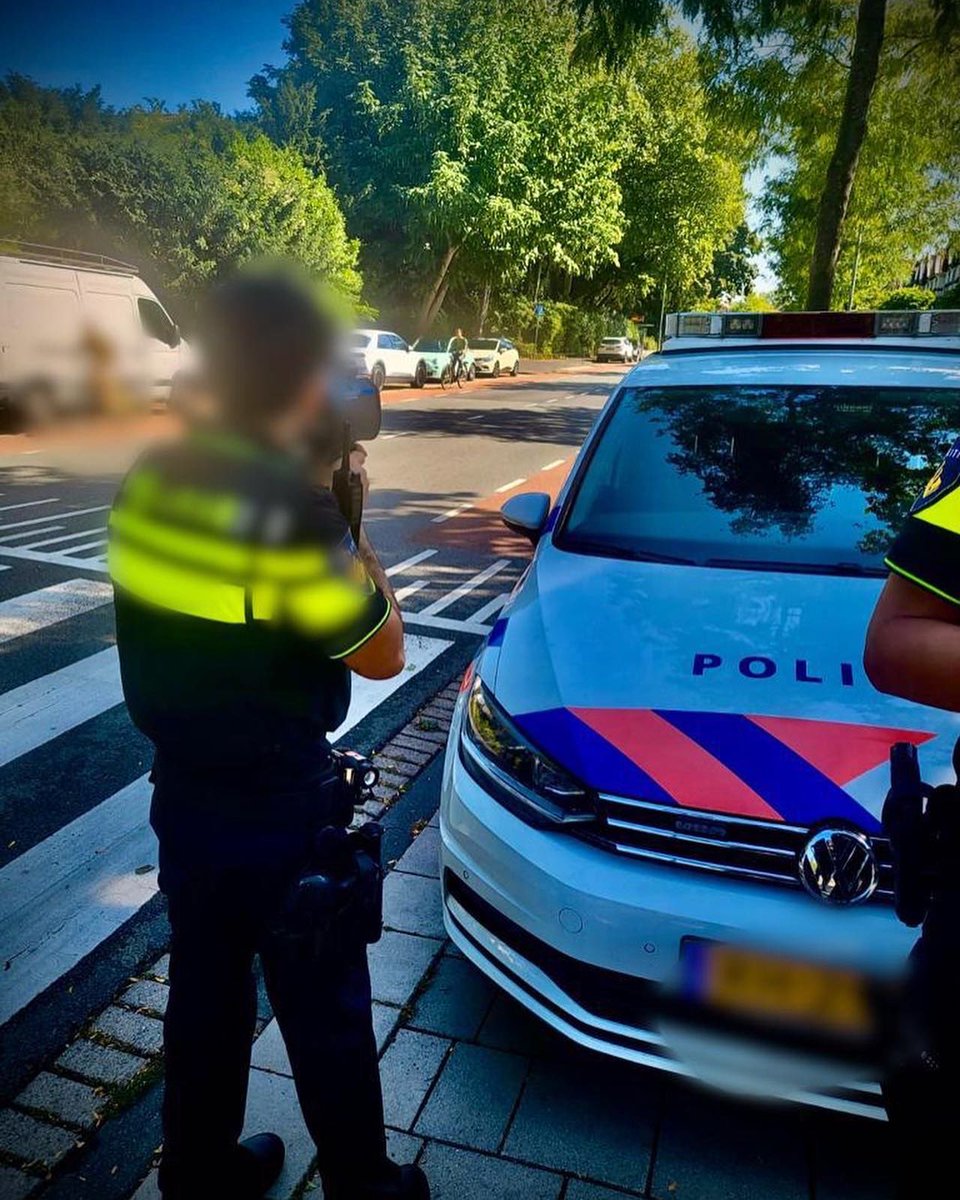Vandaag snelheidscontrole gehouden op de Oranjelaan en de Reeweg te Dordrecht. Hoogst gemeten snelheid was 78 km waar 50 km is toegestaan. In totaal 8 verbalen #verkeersveiligheid #Dordrecht #snelheid #controle <a href="/GemDordrecht/">Gemeente Dordrecht</a> <a href="/POL_Dordrecht/">Politie Basisteam Drechtsteden Binnen</a> <a href="/WouterKolff/">Wouter Kolff</a>
