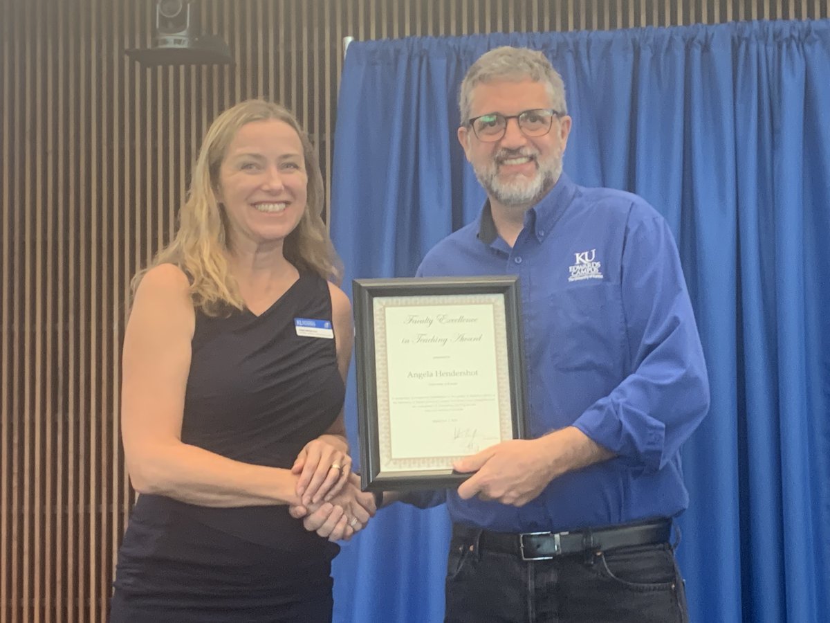 imc_ku's tweet photo. Really special honor for OUR OWN Prof. @amakk Angie Hendershot as she received the 22-23 @KUEdwardsCampus Faculty Teaching Excellence Award. She is SO valuable to our program and glad to see her commitment to excellence recognized in such a profound way. @KUJournalism https://t.co/XGKdgSuWVH