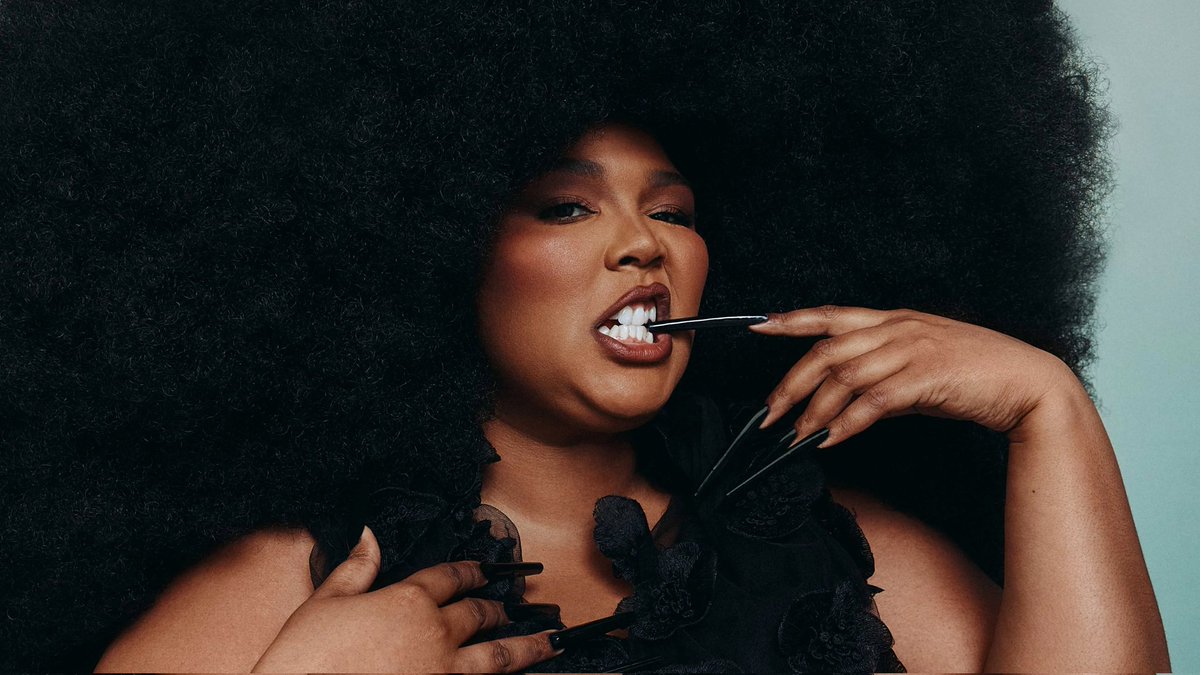 chartslizzo's tweet photo. Billboard Hot 100:

#3. About Damn Time — @Lizzo (-1) [20 weeks]

— Highest charting female song this week. https://t.co/XbEEM0AA6O