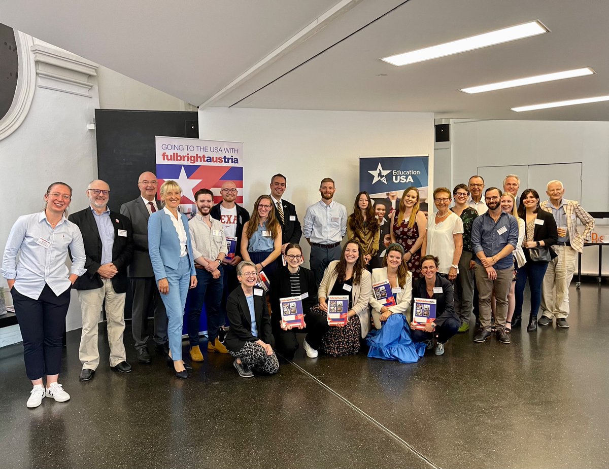 usembvienna's tweet image. 🇺🇸🎓🇦🇹 Willkommen zurück! Last Friday, @Fulbright_AUT held its annual homecoming event at @mqwien to welcome home recently returned Austrian Fulbright scholars, students, and foreign language teaching assistants, and introduce them to the larger alumni community.