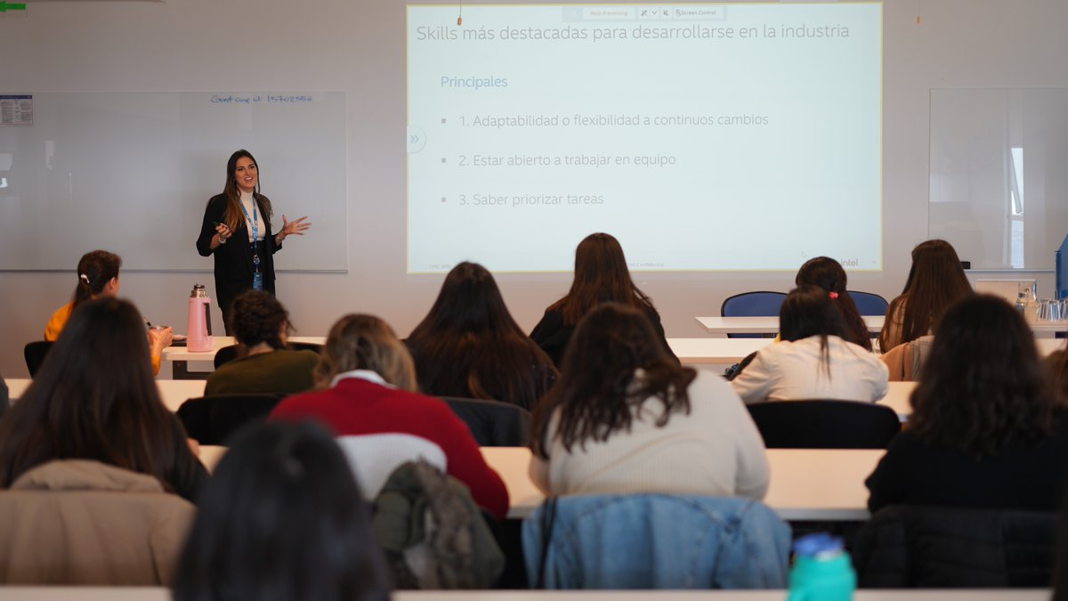 intel_la's tweet photo. Nos unimos a @chicasentec para promover la diversidad en el ámbito tecnológico 🇦🇷👩‍💻

Nuestro objetivo es inspirar a más chicas a desarrollarse en el mundo STEM. ¡Ustedes son el futuro! #IntelTransforma #HazAlgoExtraordinario 💙 https://t.co/5VVe3By2lh
