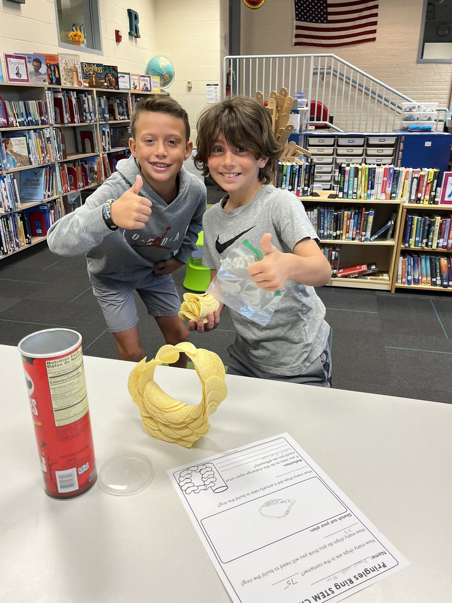 SHlightbulblab's tweet image. First group to master the Pringle Challenge!  #pringlechallenge Loved listening to each bounce ideas off each other! @SHlightbulblab @LakeForestSD67 @SM2567 #sheridanshines