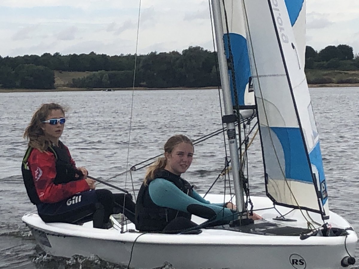 RHSDHPastoral's tweet photo. Great to see our new Year 8 pupils on the water. Being out and about always feels good for our well-being. #rhswellbeing ⁦@RHSSuffolk⁩ https://t.co/KJymX87Mu5
