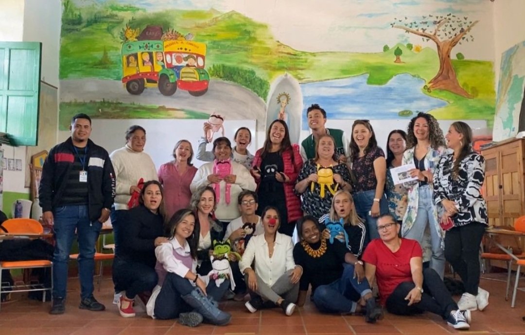 adrisernatorres's tweet photo. Formación PTA Ciclo II en la IE San Antonio, maestros aprendiendo juntos @AlcRionegro @Mineducacion @adrisernatorres @PTA_Colombia @DaniloEusse @Daz4Grace @omabe19 @bonnylucia @OlgaSevillaR #PTA #educacion https://t.co/jED3CFfEHL