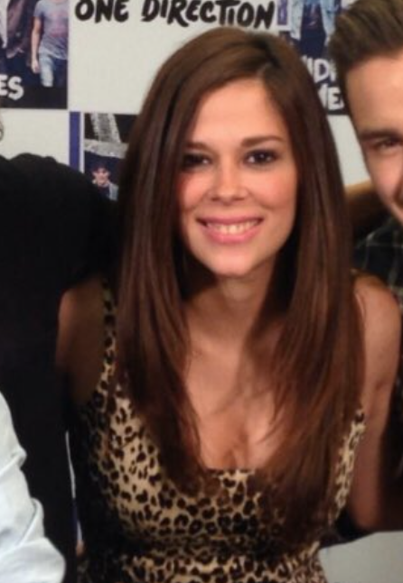 copyofacody's tweet photo. let her interview the don’t worry darling cast https://t.co/3zqqCFr99p