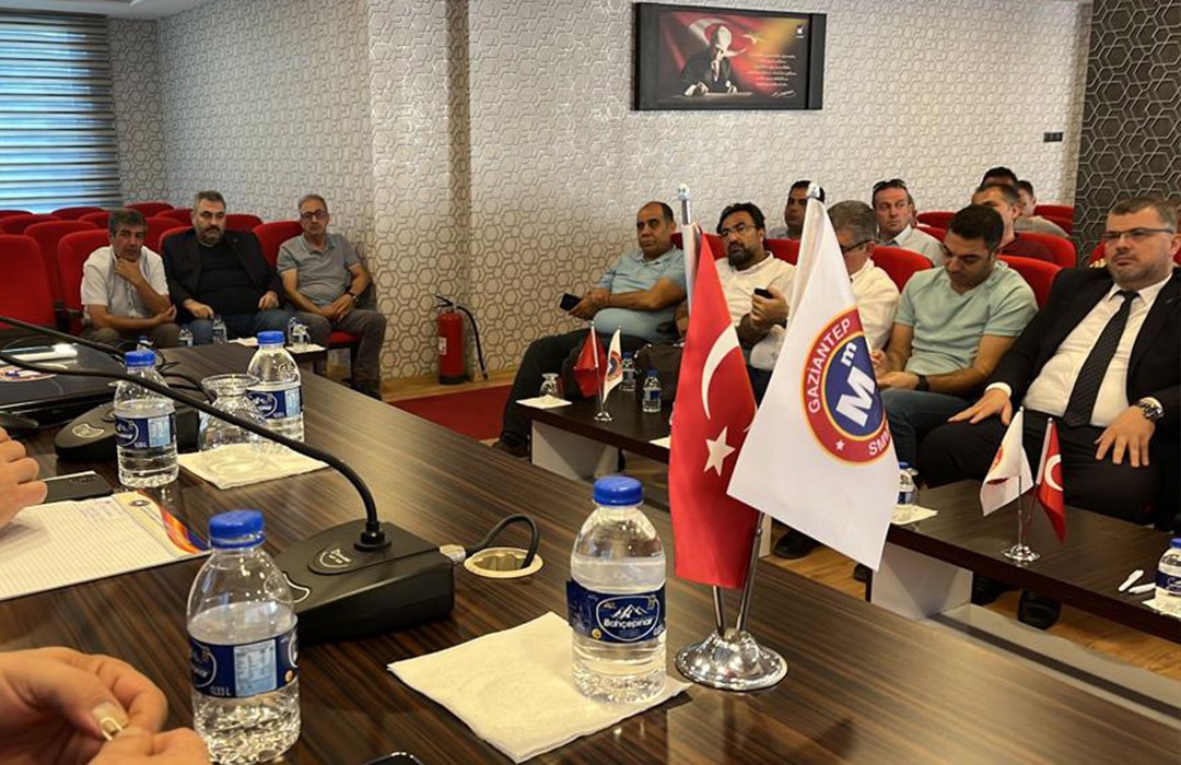 TÜRMOB seçim çalışmaları kapsamında ziyarette bulunduğumuz Gaziantep Serbest Muhasebeci Mali Müşavirler Odası Başkanı Hakan Özseven ile değerli yönetim kurulu üyeleri ve delegelerimize nazik ev sahiplikleri için teşekkür ediyoruz.
#TÜRMOB #SMMM #YMM #gaziantep