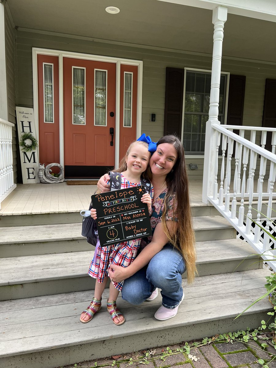 georgiak2155's tweet photo. I’ve watched so many children on their first day of school and today I finally watched my baby on her first day of preschool!!! https://t.co/TmjYKQIvnz