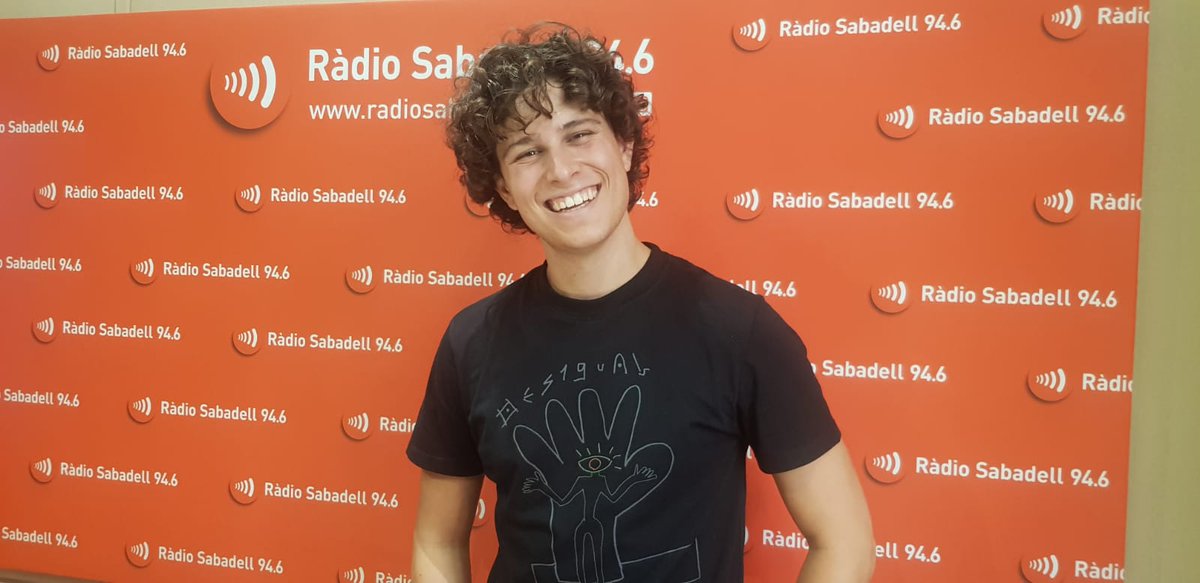 RadioSabadell's tweet photo. 🔊 ÀUDIO #AlMatí  | @RogerPadrosMsic presenta "Digue'm", el primer single del seu nou disc.

El disc es presentarà el dia 8 d’octubre al Teatre Principal, i les entrades ja són a la venda

▶️ https://t.co/mPhbahlrEr https://t.co/g0GXcMUmgl