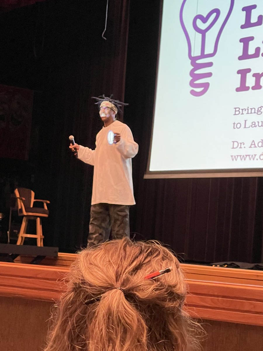 MissLibrarian tweet media