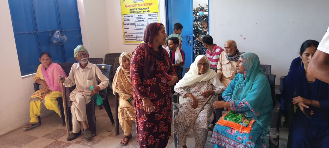 jammusector's tweet photo. #121Bn organised a free medical camp under #CivicActionProgram  During the camp,conducted free medical check up, distributed medicines  to needy people in vill Phinter,Billawar,Kathua(J&amp;K)
#CRPFinServiceToHumanity https://t.co/WJ6GWgmHtS