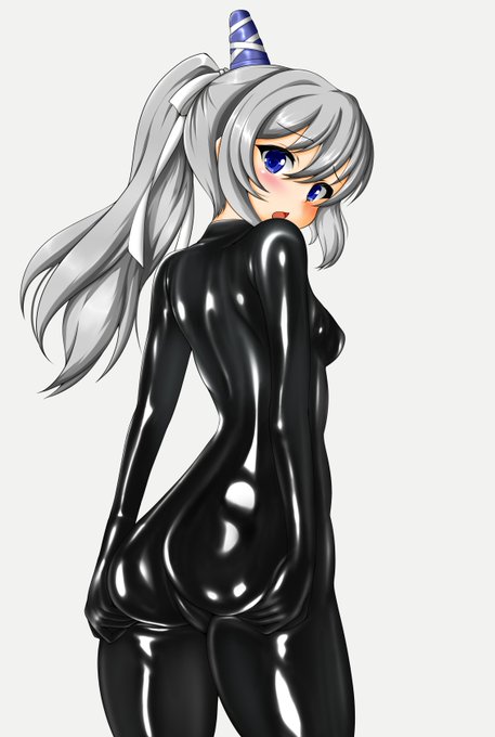 #黒の日 
ぴっちりラバースーツ('▽`) 