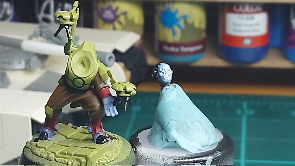 Shiur72's tweet photo. Got some more progress done on my #Pathfinder squad over the weekend. Also picked up one of the new #Darkstrider models to replace my older Finecast version.
#wepaintminis #WarhammerCommunity #Tau https://t.co/ztNuqM0ad7