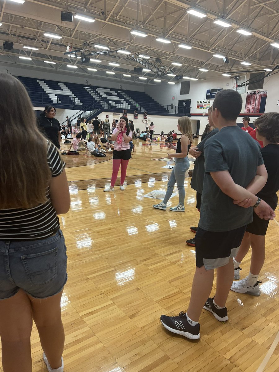 MsLanzon's tweet photo. Good morning, FHS!!! We’re so excited to be back. We 🫶🏼 our upperclassmen mentors who spent their morning getting  to know our incoming freshmen and getting everyone READY FOR AN AMAZING SCHOOL YEAR!!! 💛💗💚💜 https://t.co/noh2PWHOV8