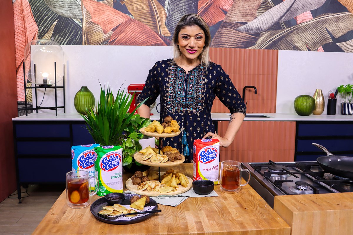 expressoshow's tweet photo. Good morning! How do you make, or drink your chai? #JustChai #NotChaiTea Send your voice notes to 063 408 8863. #ExpressoShow https://t.co/9Vni9bOeM0