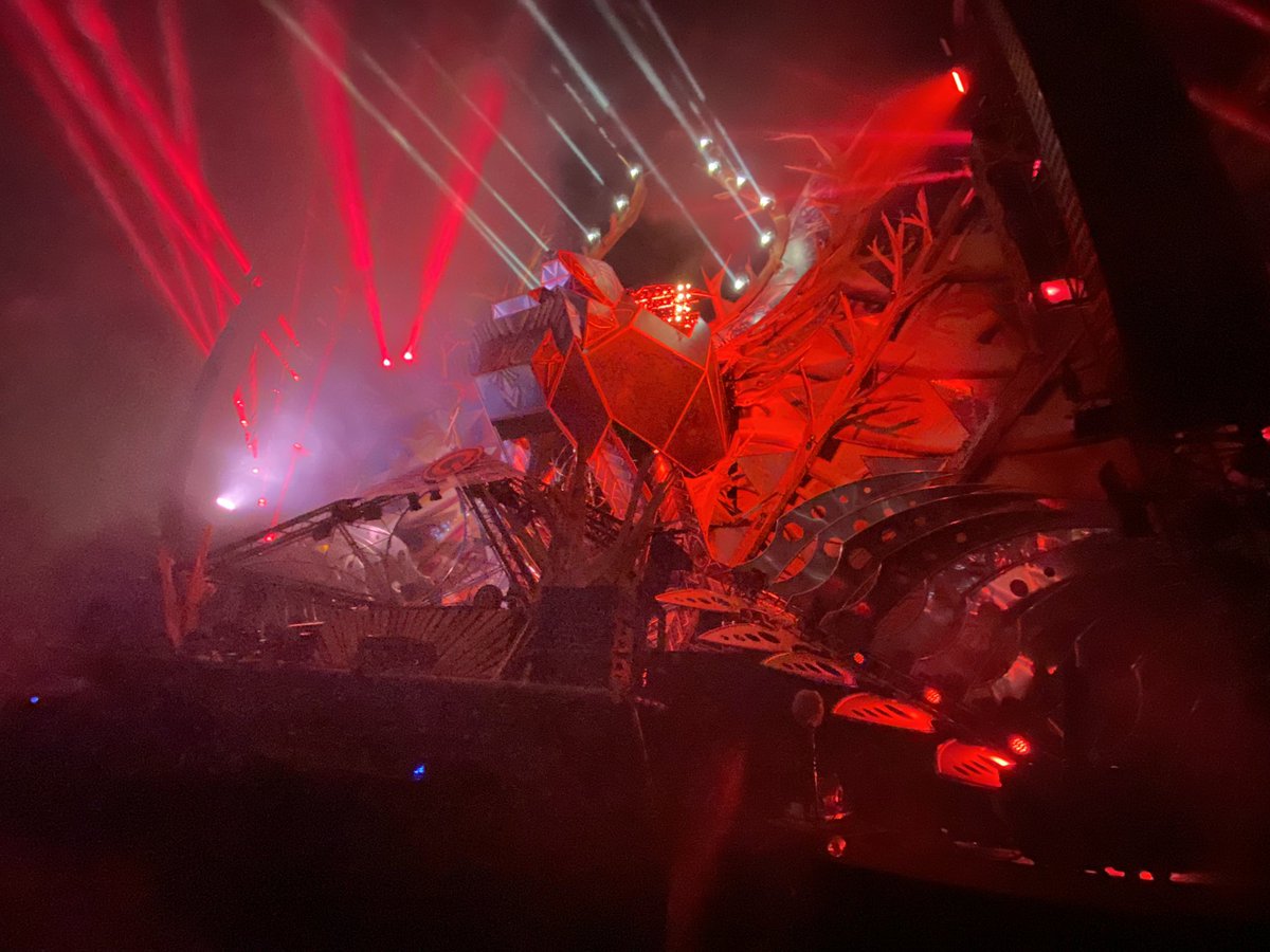 BadToxic's tweet photo. #QDanceStage #finale #Mysteryland #festival, #Saturday.
#endShow #fireworks #Feuerwerk #QDance #stage #night #Nacht #Bühne #floor #music #Musik #Hardstyle #hardMusic #DJ #DJs #party #openAir #secondDay #festival #musicFestival #Musikfestival #Amsterdam #Netherlands #holland https://t.co/ZcEUS2YtNe