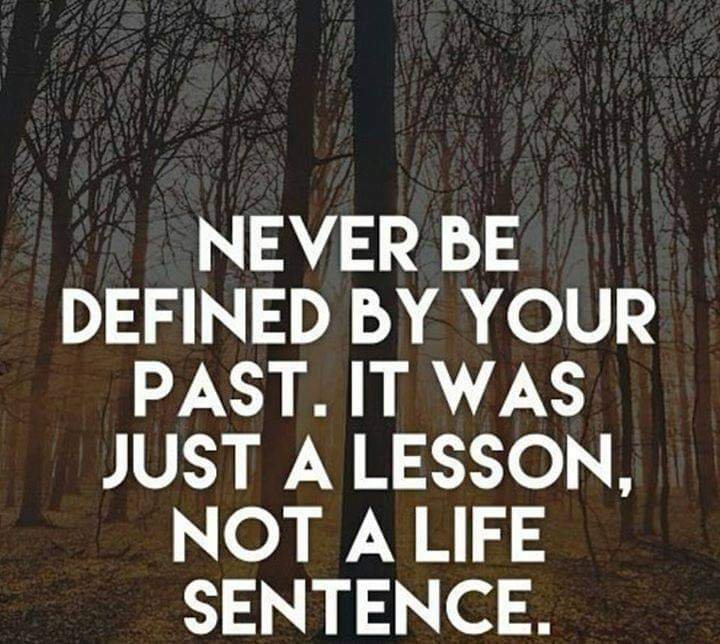 Daliafly's tweet photo. لا تتأثر بالماضي، إنه مجرد درس في الحياة وليس حكم مؤبد. https://t.co/1AgQtguVfA