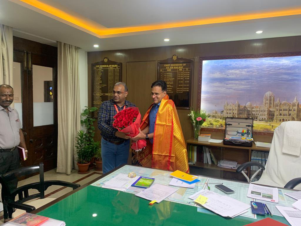 venupnair_nrmu's tweet photo. Today We welcomed new PCE Shri. Rajesh Arora and PCEE Shri N P Singh respectively….🙏🚩🚩🚩🚩 https://t.co/Iufq6jRciv