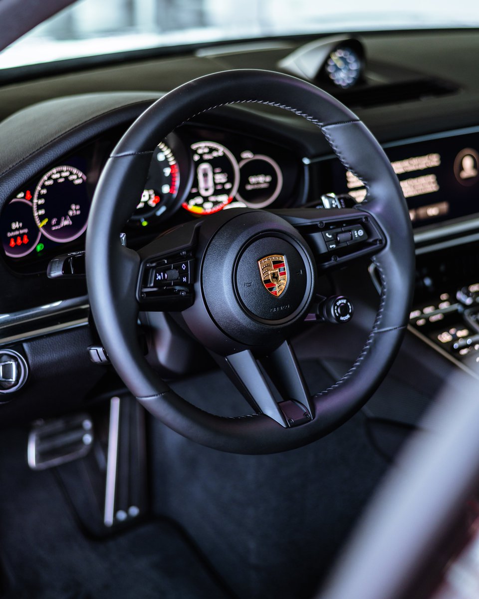 PorscheCenterPR's tweet photo. ¡Pura potencia en un sedán híbrido! El Panamera 4 e-Hybrid es un deportivo con tecnología híbrida, pero con el mismo desempeño de un Porsche. Reserva el tuyo en #PorscheCenterPuertoRico https://t.co/TgxAPcWvzf
