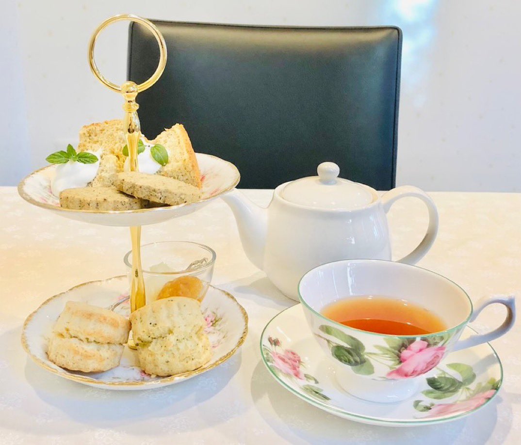 Cafe_de_Rui_'s tweet photo. 9/14（水）14時〜20時
お友達の間借りカフェ(都内某所)で占い師待機します
お友達の淹れてくれるこだわりの茶葉の紅茶も手作りのお菓子も絶品！
様々なお悩みや運気の流れは勿論、将棋と文学研究会で発表したホロスコープによる棋士分析からわかる合う戦法や参���になる棋士なども鑑定しております→ https://t.co/axWeEEN48n