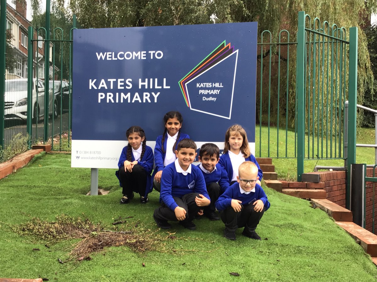 KatesHillPri's tweet photo. Happy #readabook day! Pictured are some of our learners during their first day back. We are also delighted with the new school uniform which has been  partly gifted by @DudleyAcadTrust. We are excited for the Autumn Term and can't wait to share more. https://t.co/oIC0HxBQCh