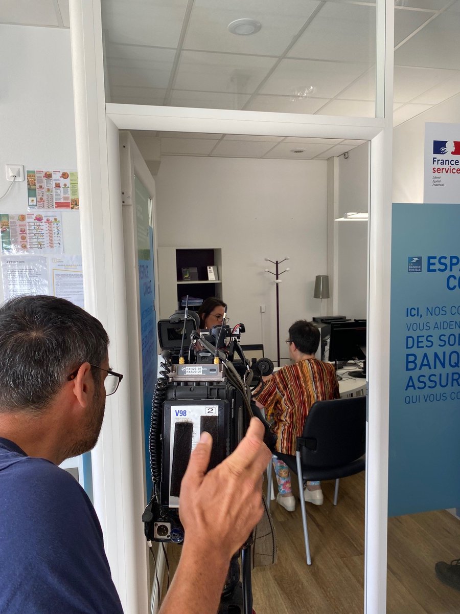 LPNews_GE's tweet photo. #Esternay | Alors que Danielle, chargée de clientèle aide les usagers #FranceServices dans leurs démarches administratives, Caroline, #ConseillèreNumérique de la communauté de communes les soutient dans leur appropriation du numérique.
Bientôt sur @France3CA
#InclusionNumérique https://t.co/wbU14lWLrF