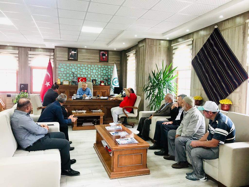 Vatandaşlarımızın istek ve dileklerini her gün dinlemeyi kendimize görev sayıyoruz.

#HalkımızıDinliyoruz