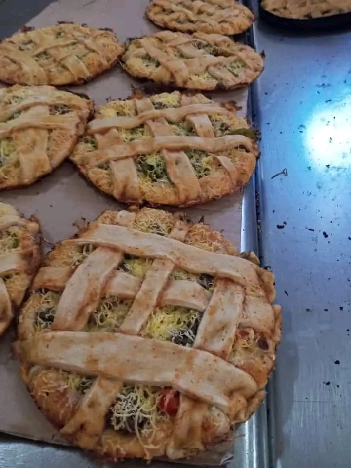 Continúan las ventas de comida a precios económicos, con la aceptación de la población en la actual contingencia energética, en #Cienfuegos.

#ComercioCuba #VamosConTodo #SomosComercio