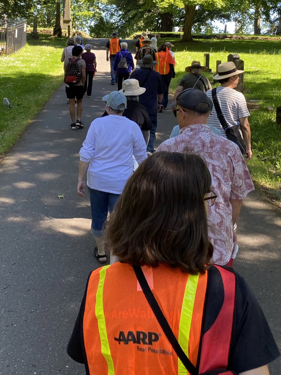 AARPOR's tweet photo. Join us in Gladstone today for #NeighborWalks at 10am. @PBOTinfo @OregonWalks
Register: https://t.co/ZH9PwQYGsh #wearewalkinghere https://t.co/8Ga2rzQeez