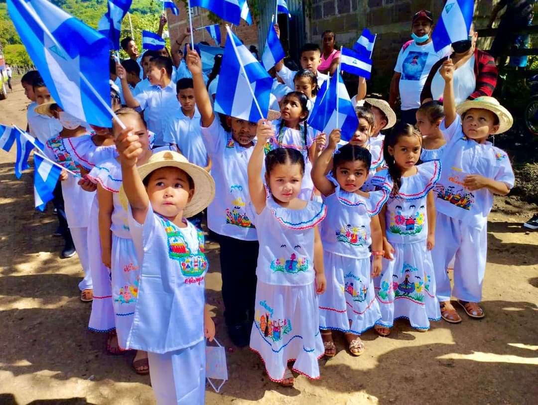 🚨Bendita patria, Bendita y siempre libre, siempre dignidad soberana, siempre de amor y de esperanza, patria valiente, noble, aguerrida, fuerte, hay patria, somos patria, caminando en horizonte de paz y porvenir, somos patria de todos y para todos Cro. Rosario Murillo
#Nicaragua