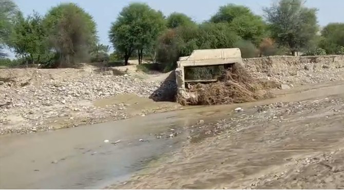 ZafarSyed654's tweet photo. No Roads , No Bridges , No light , No Clean Water, No Food.
You Have all ! ! !

Your Brother and Sisters need your supports urgently.
#AlburhanFloodRelief https://t.co/MqQ00Qrpih