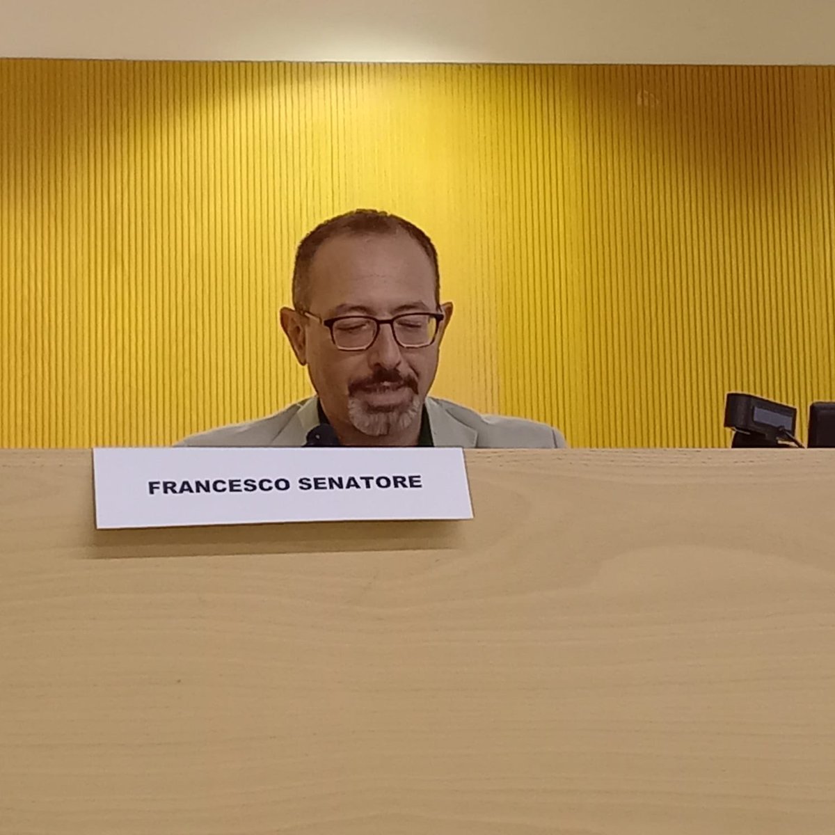 gramp_ub's tweet photo. Stéphane Péquignot @EPHE_PSL , ens ha parlat de Les diplomàcies urbanes. El cas de la Corona d'Aragó (s. XIII-XV). Tot seguit, Francesco Senatore @UninaIT ha fet referència a les diplomàcies del Regne de Nàpols (s. XV-XVI). 

@summerschoolmed @GH_UB https://t.co/HcEp1Re1qQ