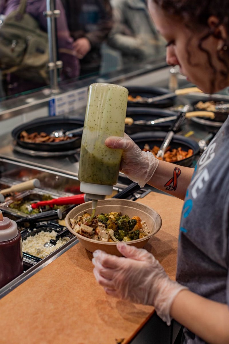 The best way to get things done is with a team of like-minded people. 💫

We like to think of our team as one big family. We want you to feel that way too! 

Tell us below how you like to spend time with your family! 👇️
#mahanafresh#family#food#freshingredients