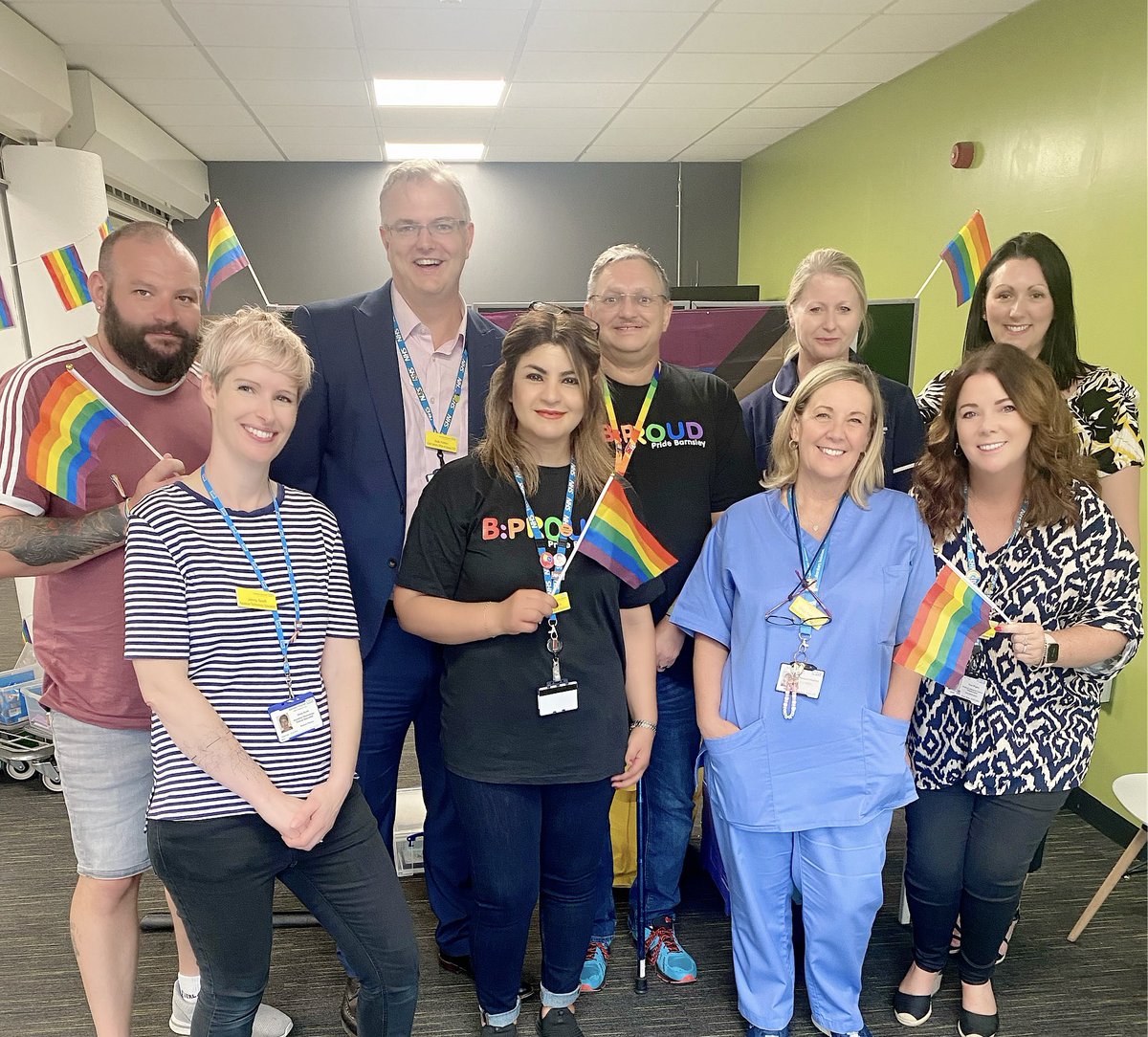 ArtRoya's tweet photo. Pride @barnshospital what a fantastic and busy event huge thank you @barnsleylgbtq , @BHNFTCharity @McdonnellSheena @EmmaLavery17 @bobkirton @vickywaller1_m &amp;to all our amazing staff &amp;Internatinal educated nurses @Arunloganatha @BhnftHWB_EDI https://t.co/gPiuubIDfK
